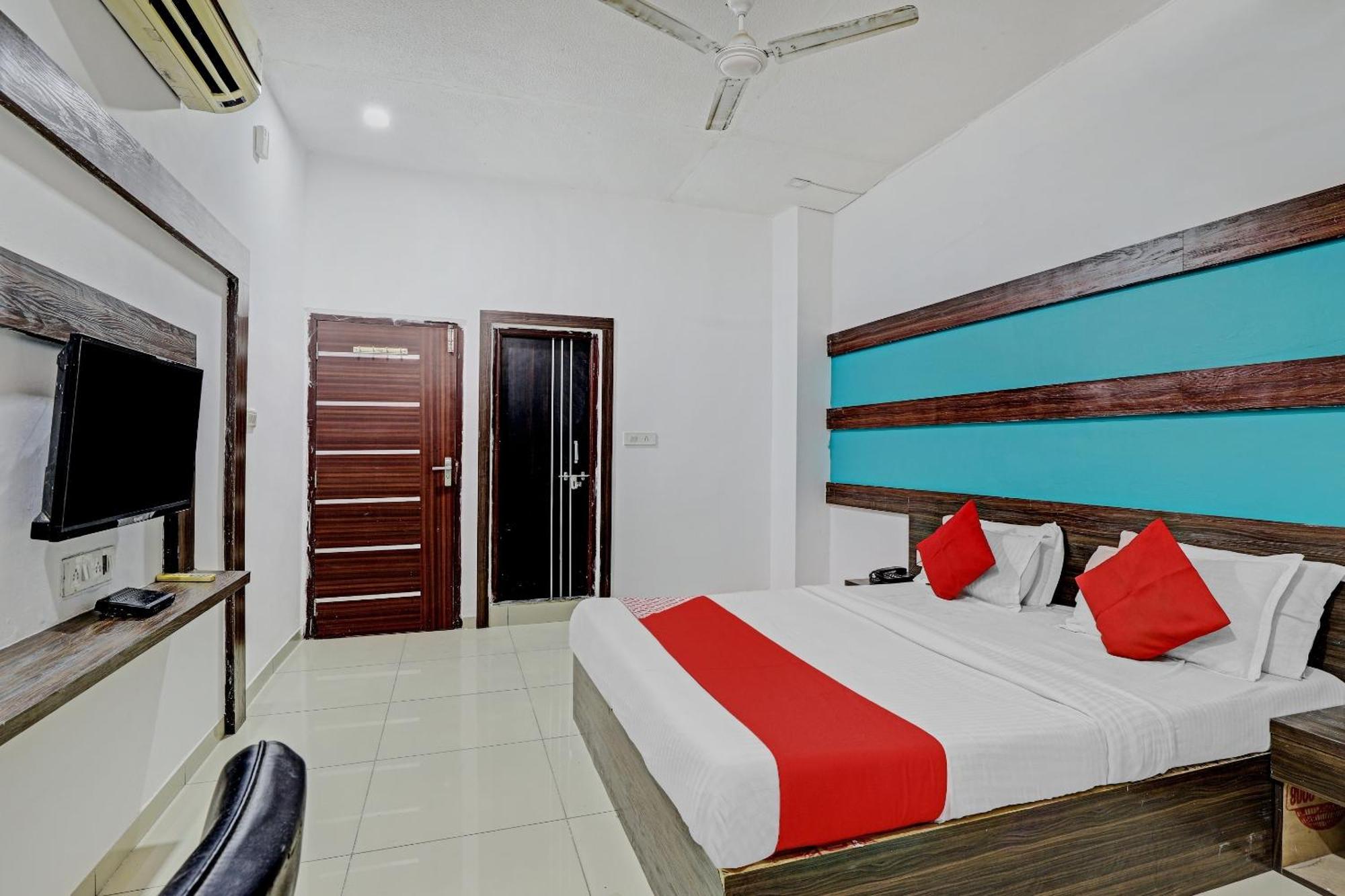 Oyo 11649 Hotel Mahima Gandhinagar Exterior photo